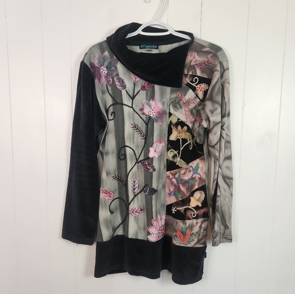 Leopards & Roses Long Sleeve Black Velvet Tunic Sweater Embroidery Boho Bohemian - Picture 1 of 10